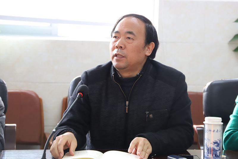 我校教導(dǎo)處、教科室組織召開教研組長工作協(xié)調(diào)會(huì)