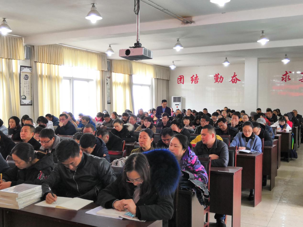 加強業(yè)務(wù)培訓(xùn)，切實提高業(yè)務(wù)素質(zhì)