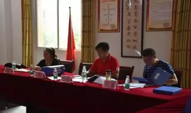 石河中學(xué)接受市“全國(guó)校園足球特色學(xué)?！痹u(píng)估檢查