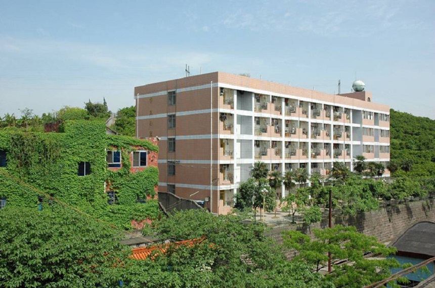 蒲江中學(xué)住校生周末如何管理？