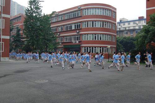 北師大成都實(shí)驗(yàn)中學(xué)排名怎么樣？