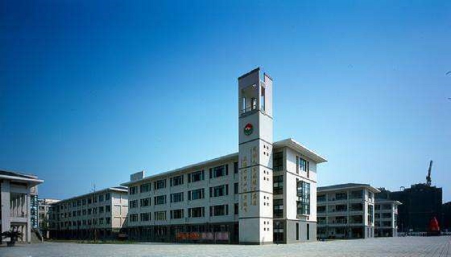 都江堰外國語實(shí)驗(yàn)學(xué)校2020年中考錄取分?jǐn)?shù)線是多少？