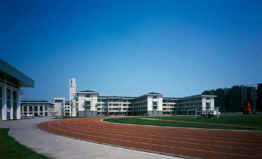 都江堰外國語實驗學校校園環(huán)境怎么樣？