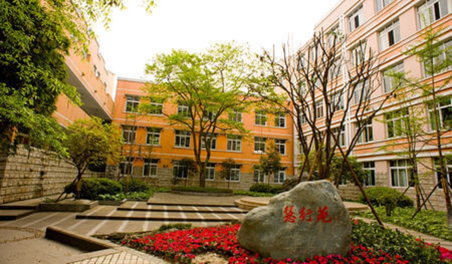 郫縣二中校園環(huán)境怎么樣？