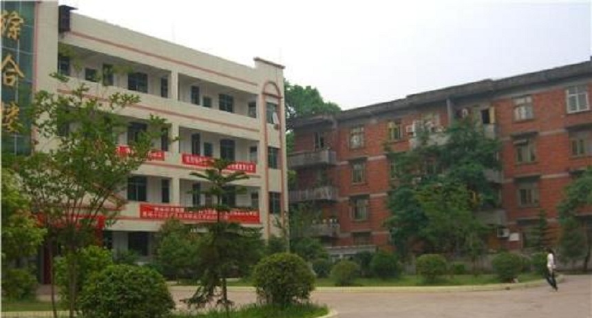 丹山中學在哪？