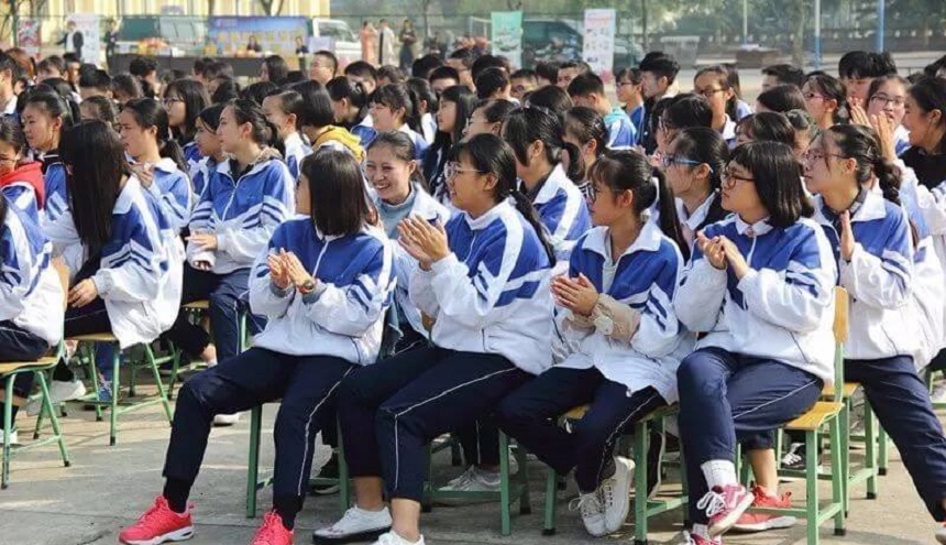 資陽外國語學校環(huán)境、教學設(shè)施好不好？