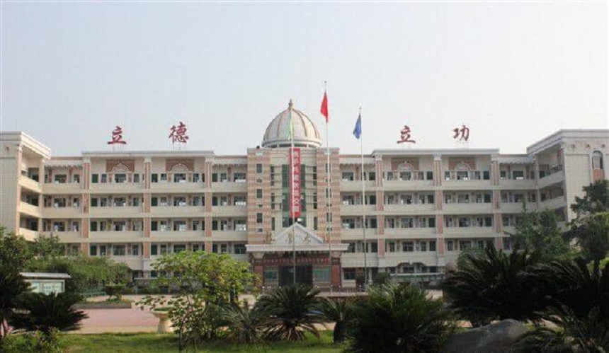 資陽中學(xué)環(huán)境好不好？