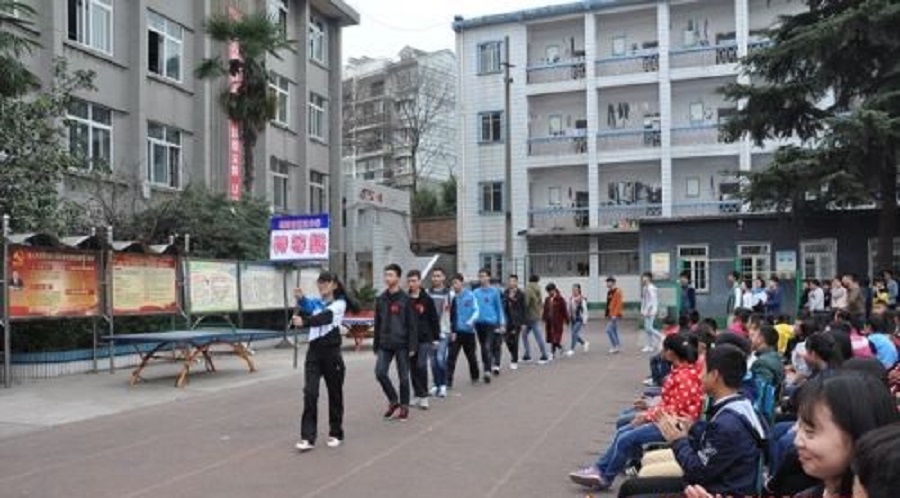 綿陽(yáng)市第三中學(xué)近幾年的中考錄取分?jǐn)?shù)線是多少？