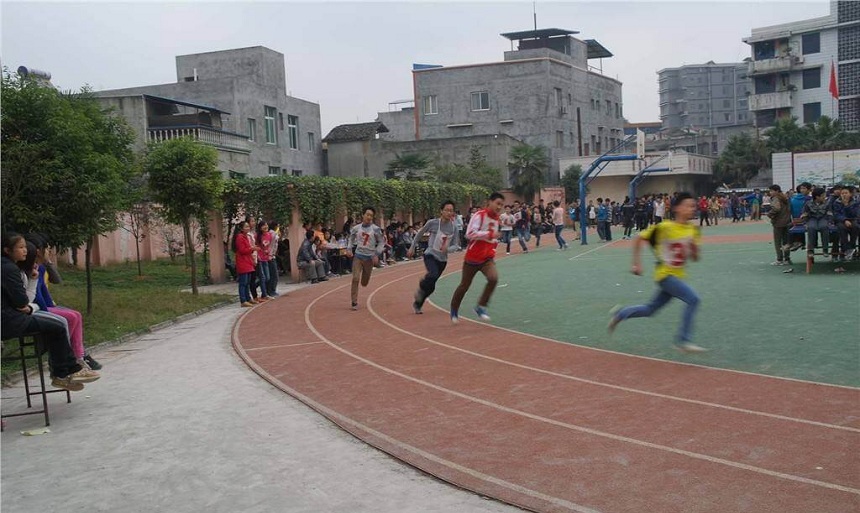 清水中學(xué)是公辦高中嗎？