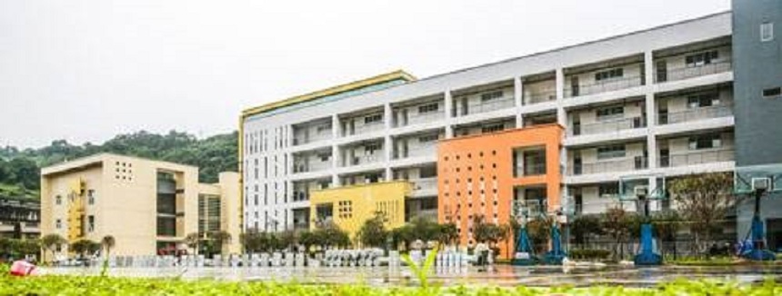 雅安二中寢室、校園環(huán)境怎么樣？