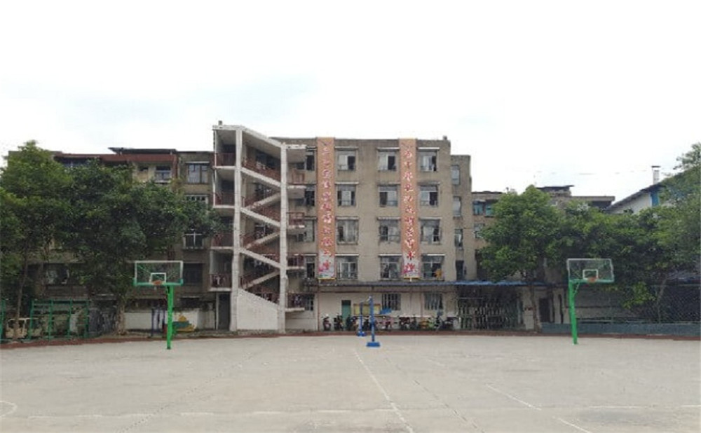 廣漢六中地址在哪？