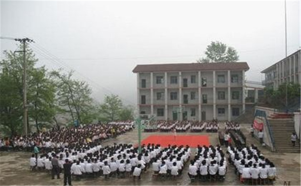萬源市第二中學環(huán)境怎么樣、好嘛？