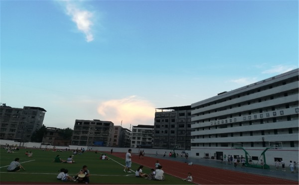 鐵佛中學(xué)學(xué)校詳細(xì)地址在什么地方？