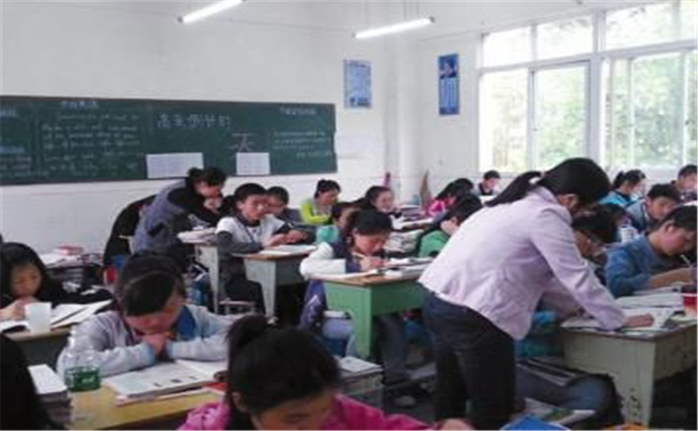 奇章中學(xué)2020年中考錄取分?jǐn)?shù)線是多少分？