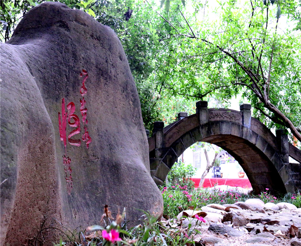 歧坪中學(xué)的詳細地址在什么地方？