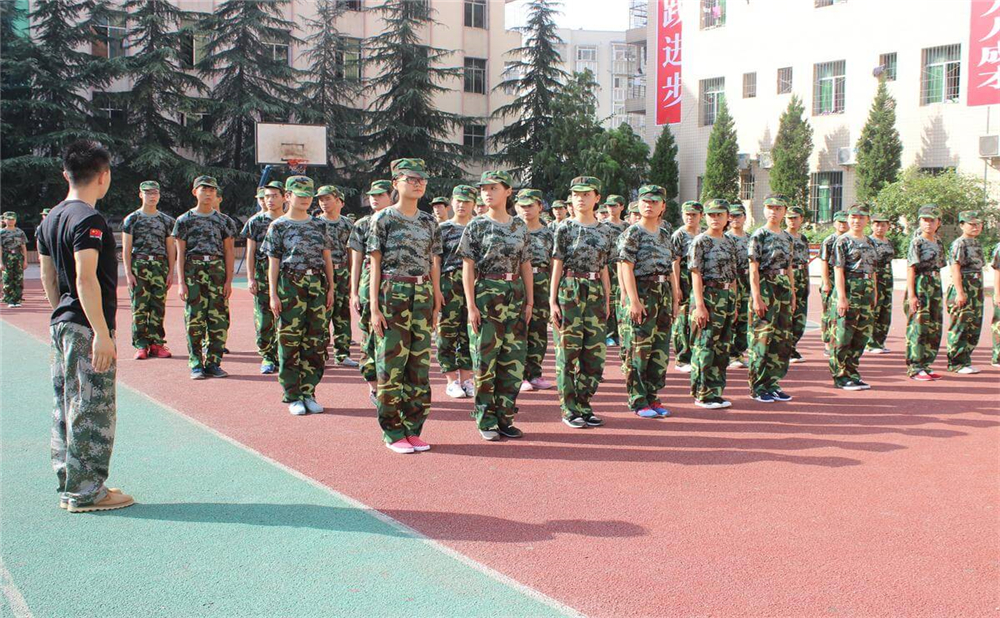 巴中市第七中學(xué)學(xué)校詳細(xì)地址在什么地方？