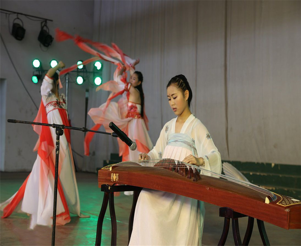 渠縣中學(xué)學(xué)校的環(huán)境怎么樣？