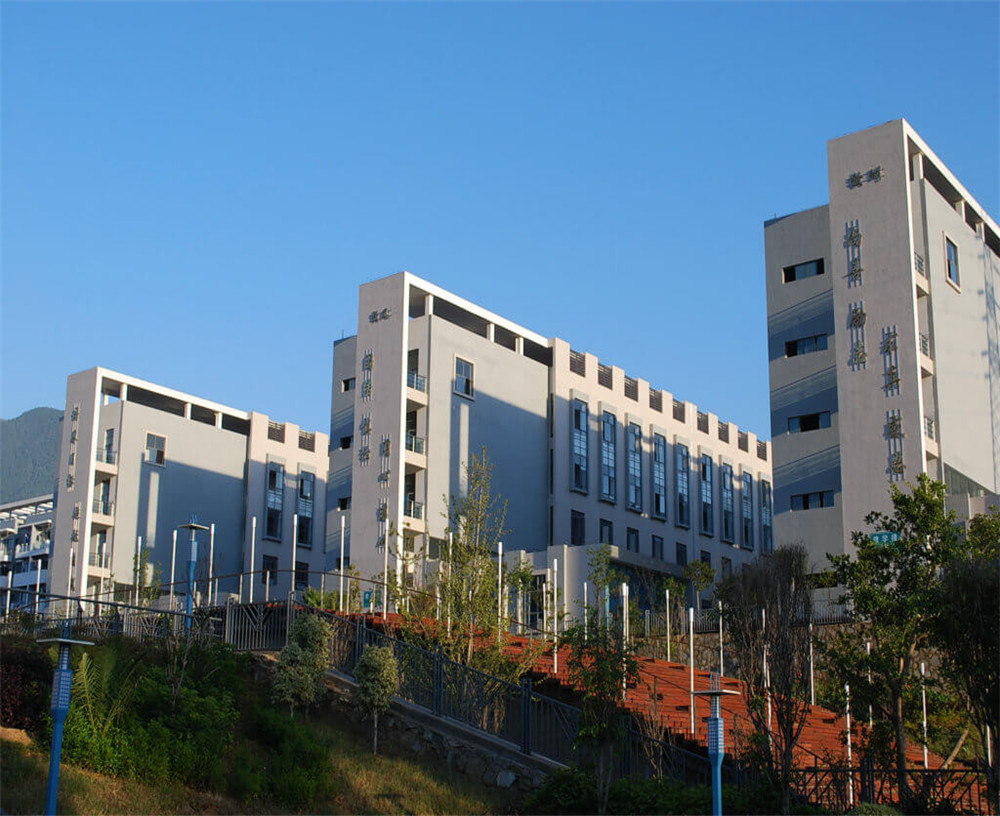 四川省米易學(xué)校招辦電話是多少？