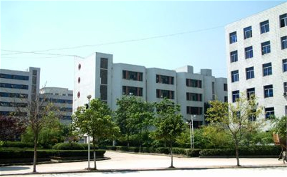 廣安友誼中學(xué)2020年的收費(fèi)標(biāo)準(zhǔn)是多少？