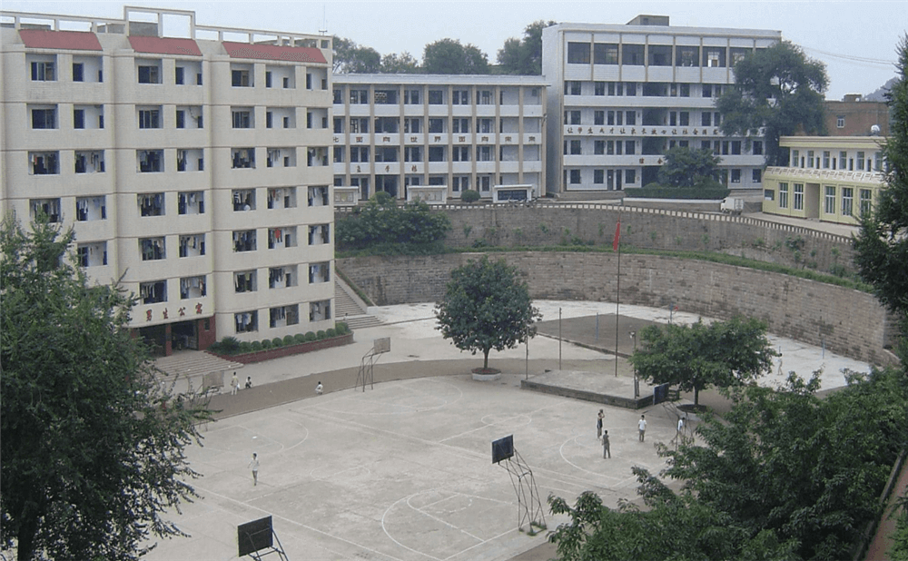 周口中學(xué)學(xué)校詳細(xì)地址在什么地方？