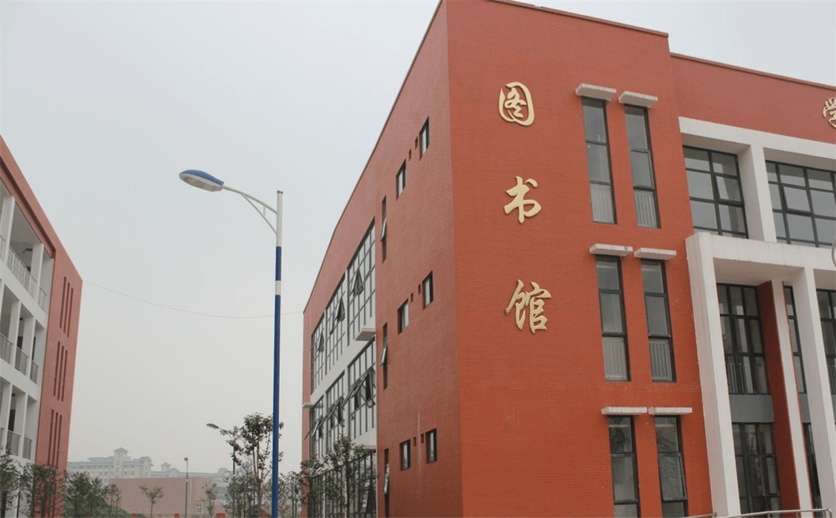 金堂中學(xué)育才的升學(xué)率是多少？