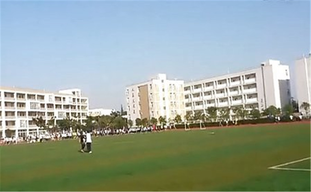 郫縣四中的高考升學率高不高？