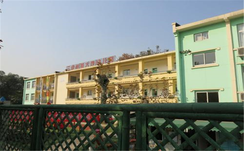 四川師范大學(xué)實驗外國語學(xué)校的升學(xué)率是多少？