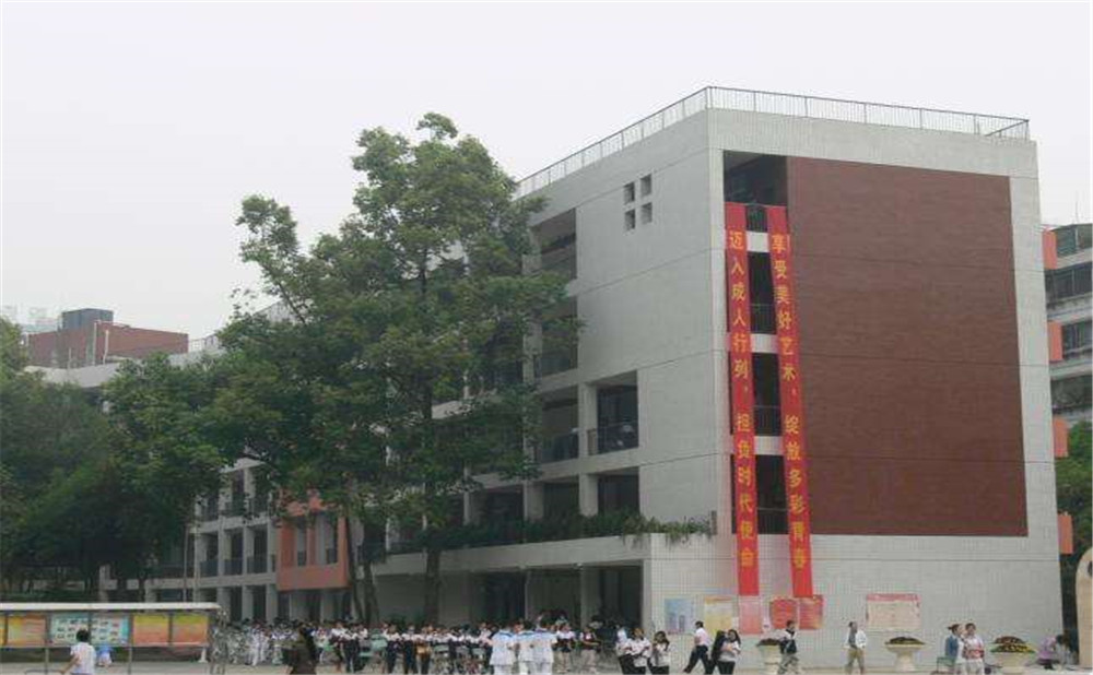 成都市石室聯(lián)中蜀華分校近三年的錄取分?jǐn)?shù)是多少？