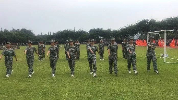 華潤高級中學(xué)的學(xué)費是多少？