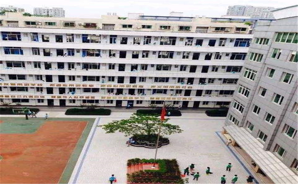 陽安中學(xué)的學(xué)費(fèi)是多少？