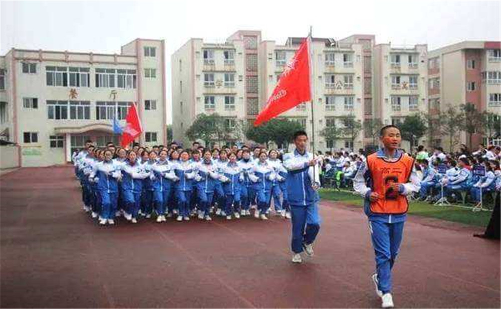 大邑縣實(shí)驗(yàn)中學(xué)近三年的錄取分?jǐn)?shù)是多少？
