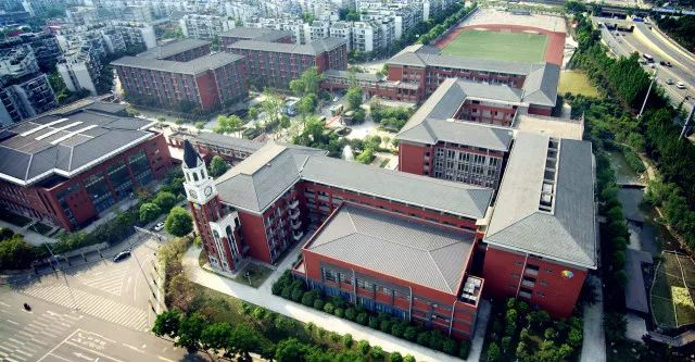 成都七中萬達(dá)學(xué)校的錄取分?jǐn)?shù)線是多少？