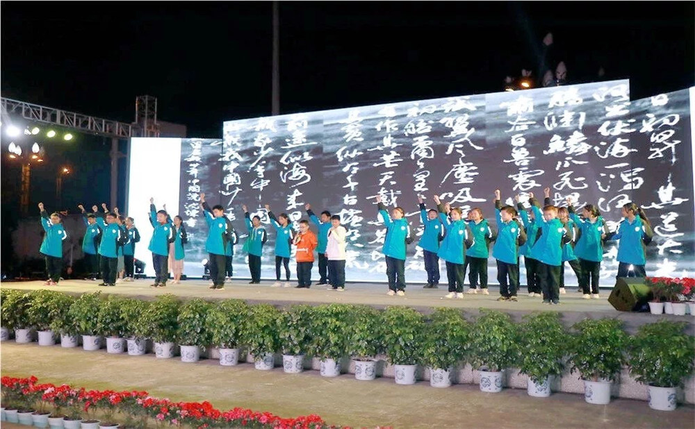 青白江中學(xué)高中一年的學(xué)費(fèi)多少錢(qián)？