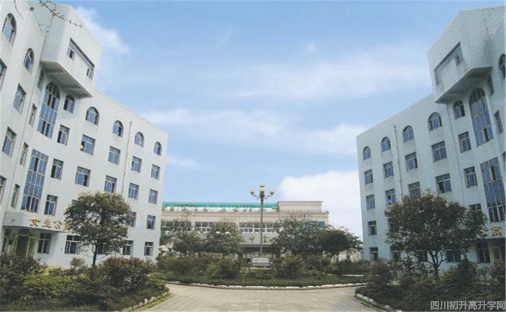 彭州中學(xué)的宿舍怎么樣？