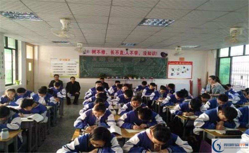 仁壽華達(dá)高中高中部錄取分?jǐn)?shù)是多少？