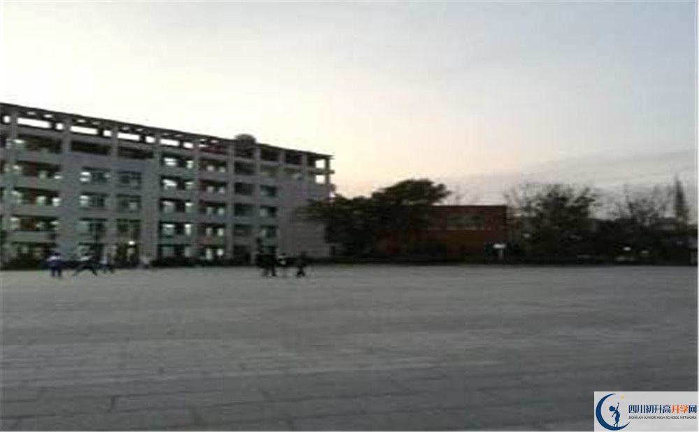 金堂實(shí)驗(yàn)中學(xué)初升高的分?jǐn)?shù)線是多少？