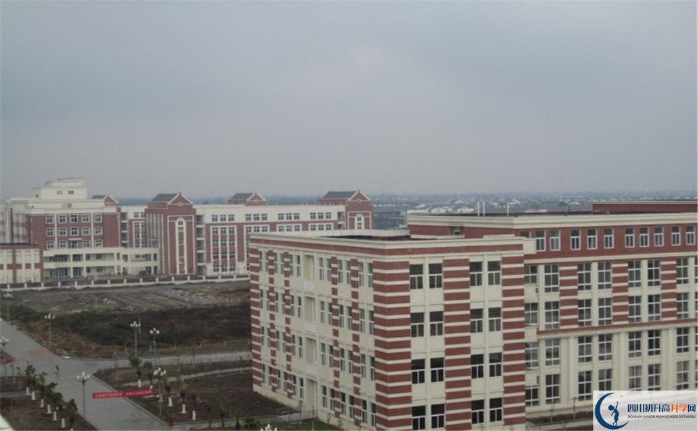四川師范大學(xué)附屬第三實驗中學(xué)初升高的分數(shù)線是多少？