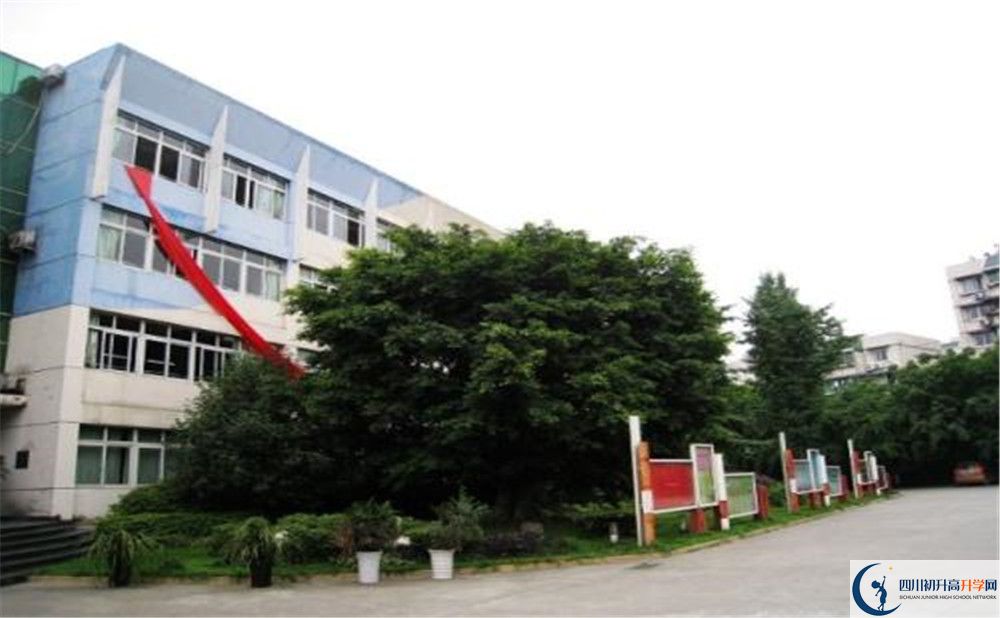 四川師范大學(xué)實(shí)驗(yàn)外國(guó)語(yǔ)學(xué)校的高中住宿好不好？