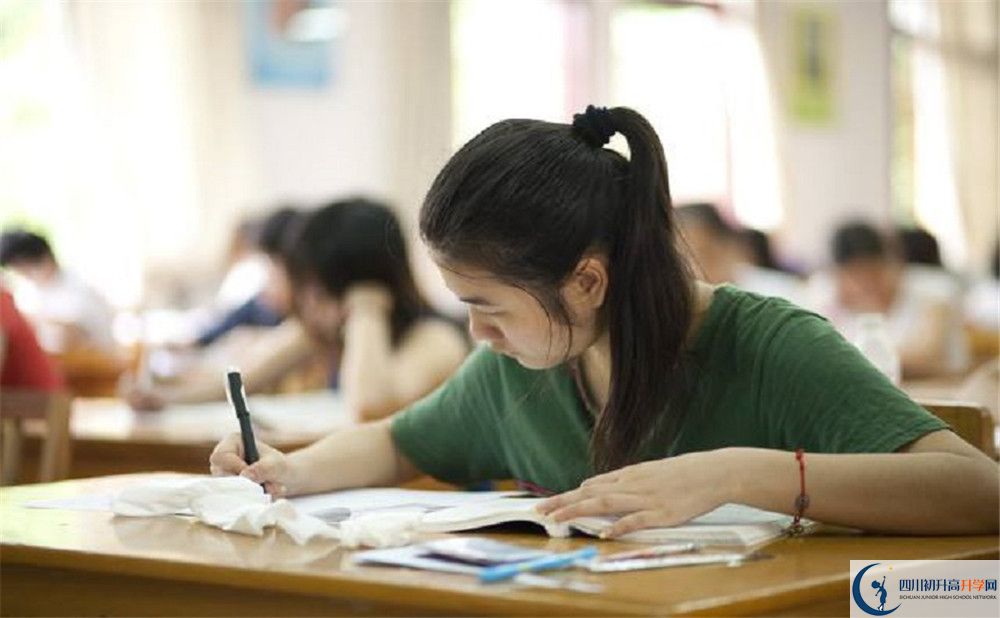 上仁壽華達(dá)高中的分?jǐn)?shù)線是多少？