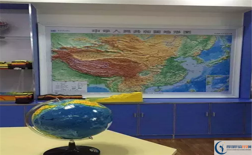 成都三十七中的高中住宿好不好？