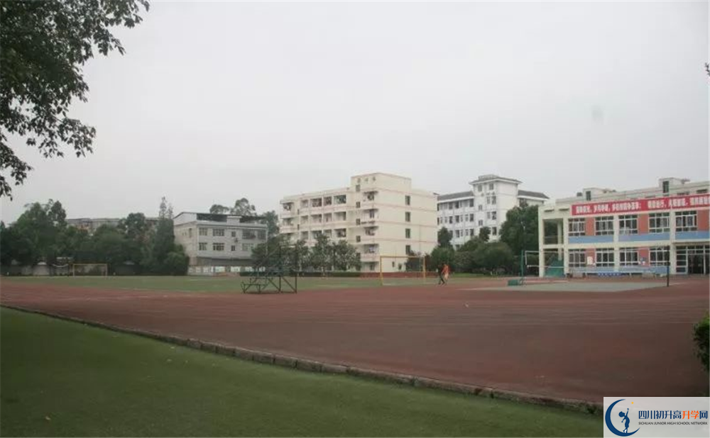 壽安中學(xué)一年的學(xué)費(fèi)是多少？