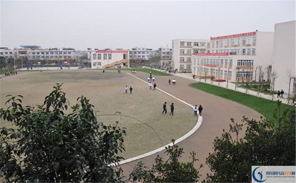 蜀城中學(xué)的高中住宿好不好？