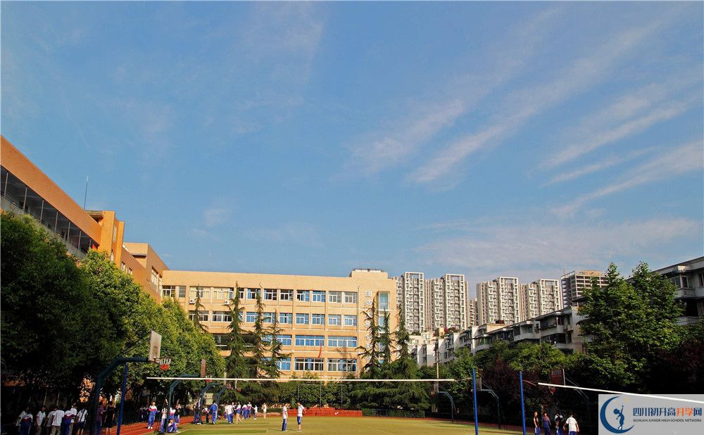 成都大學(xué)附屬中學(xué)的宿舍好不好？