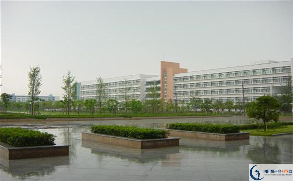 西南交通大學(xué)附屬中學(xué)的宿舍好不好？
