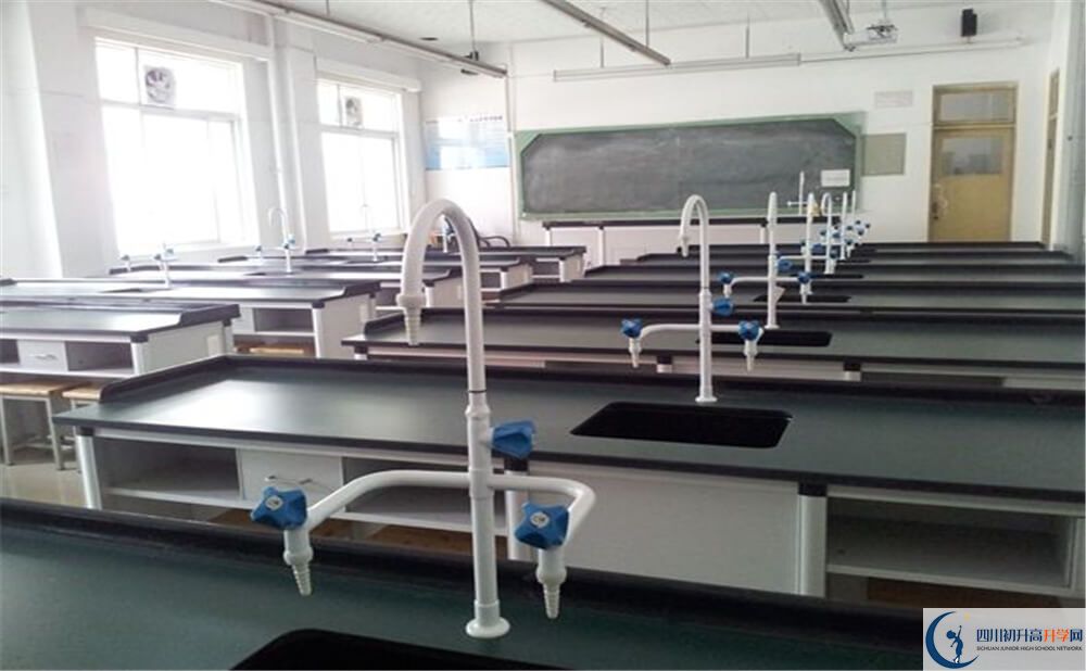 西南交通大學附屬中學高中歷年來的分數(shù)線是多少分？