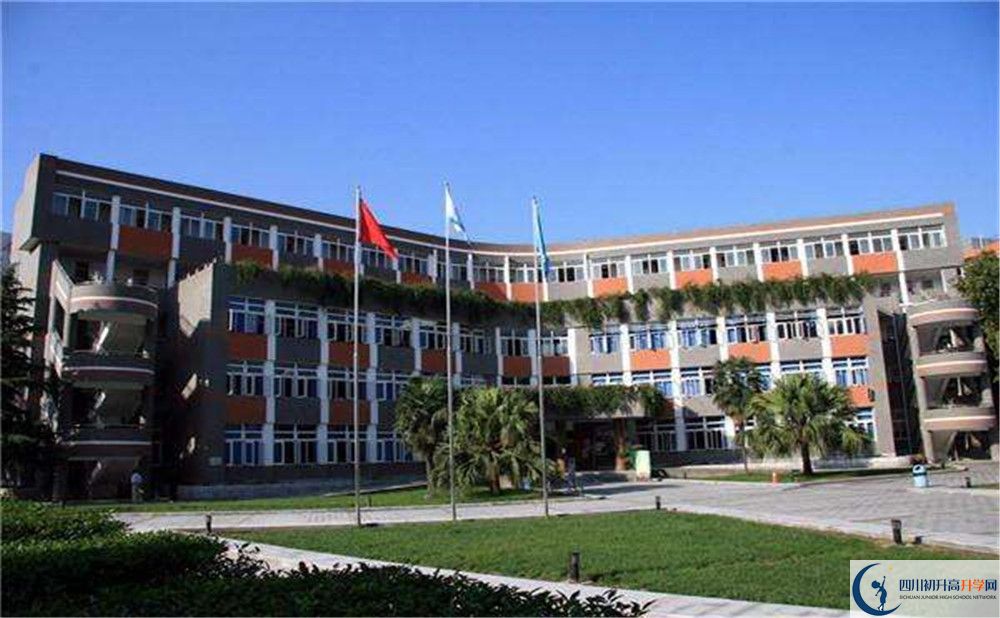 近幾年成都七中高新校區(qū)高中錄取的分數線是多少？