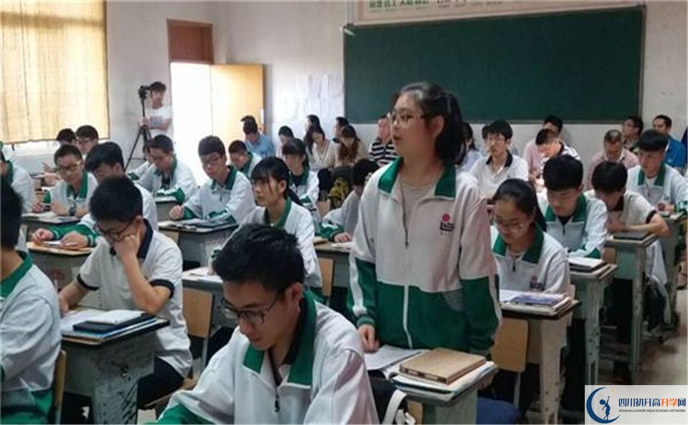 溫江二中的分?jǐn)?shù)線大概是多少？