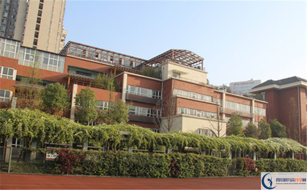 成都七中八一學校住宿條件怎么樣？