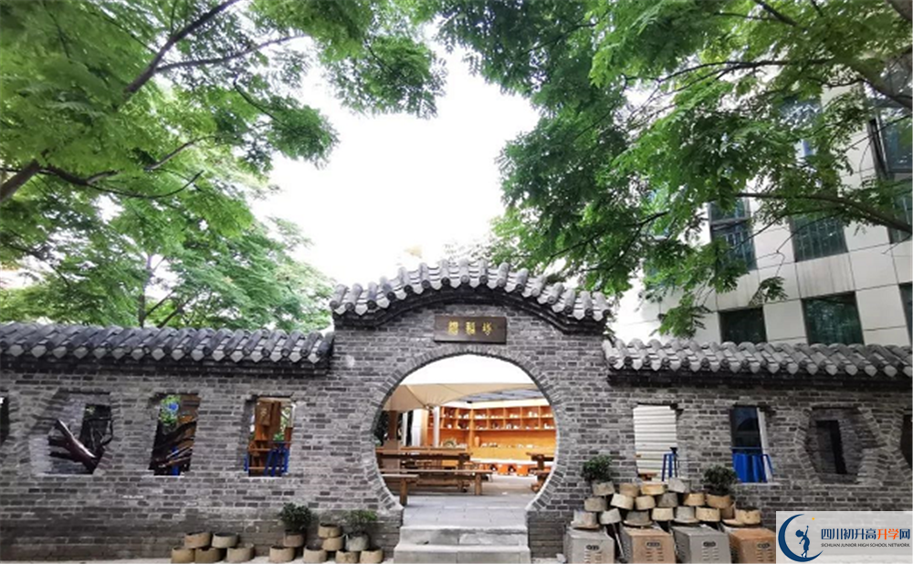 成都市第十七中學(xué)2020清華北大錄取學(xué)生是多少？
