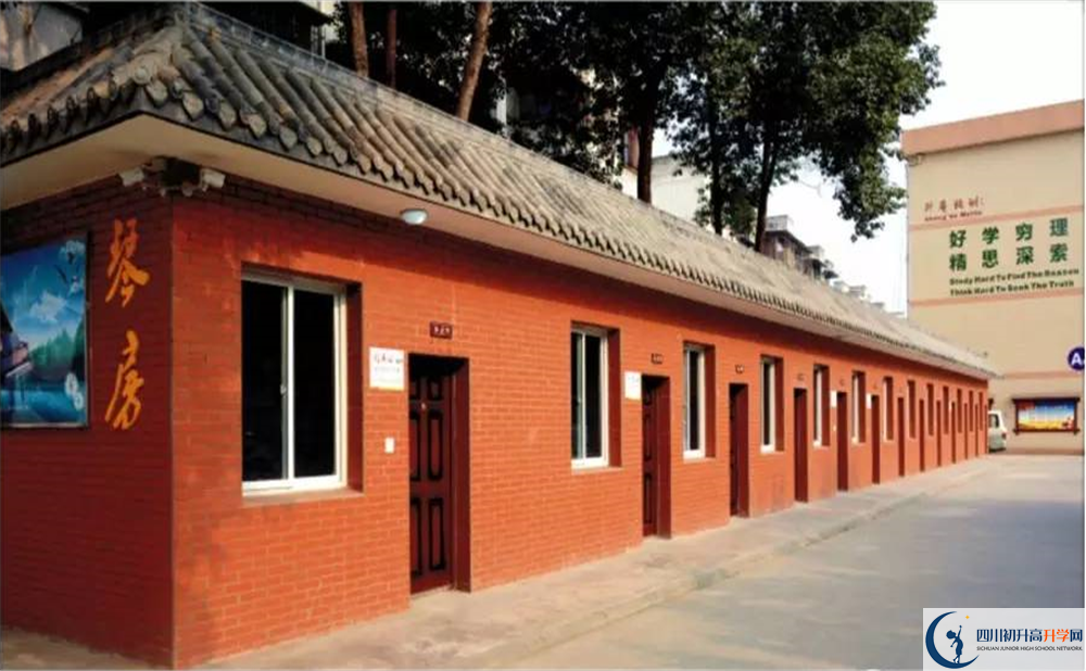 升庵中學(xué)住宿費(fèi)用是多少？